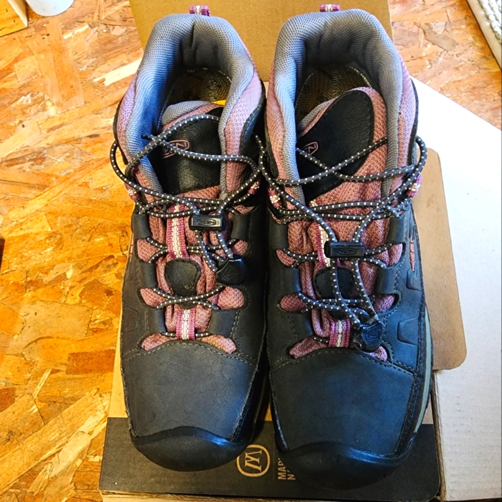 Keen Girls Waterproof Hiking Boots size 5l